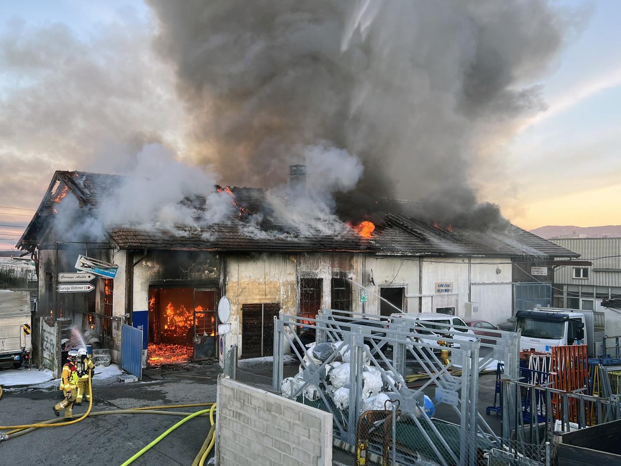 Le bâtiment a été lourdement endommagé. [©Incendie Secours Genève]