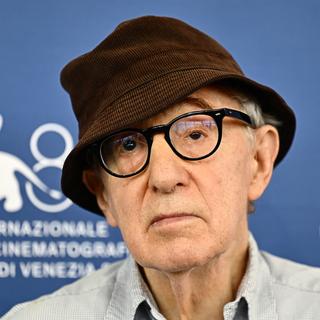 Le réalisateur américain Woody Allen présente son film "Coup de chance" à la 80e Mostra de Venise le 4 septembre 2023. [AFP - GABRIEL BOUYS]