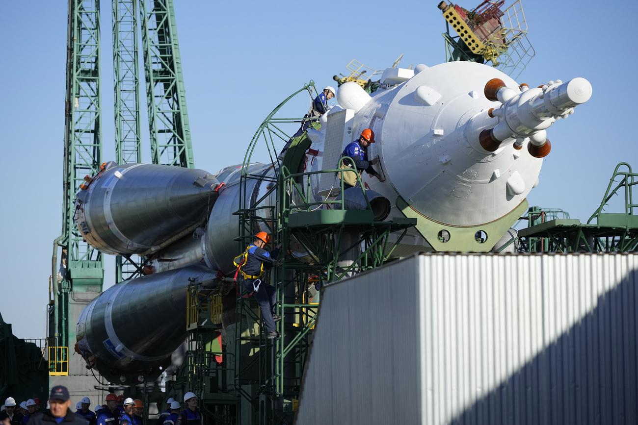 Le vaisseau russe Soyuz-2.1 présente une fuite qui l'empêche de faire le voyage retour des astronautes en mission dans l'ISS. [Keystone - Dmitri Lovetsky]