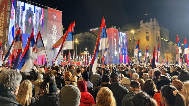Dernier meeting de l'opposition à Belgrade [RTS - Cédric Guigon]