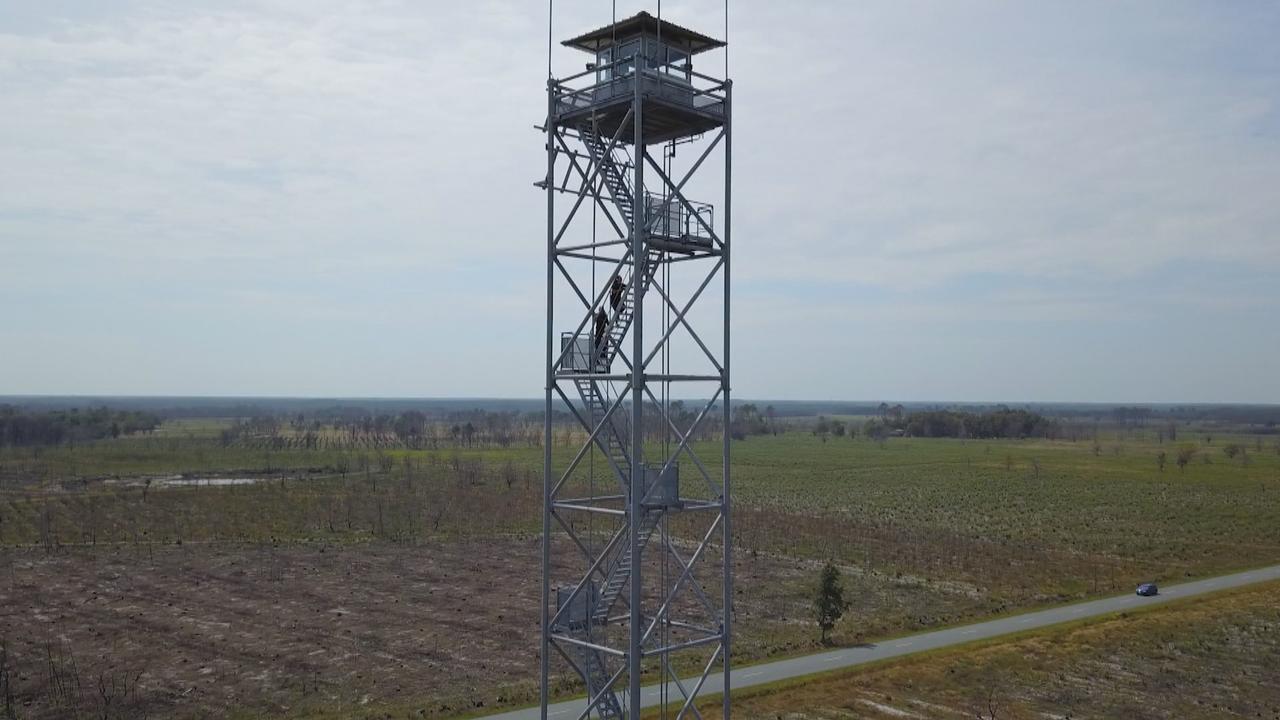 Les tours et l'intelligence artificielle vont permettre aux pompiers de ne plus se rendre sur place pour la surveillance des forêts. [RTS]