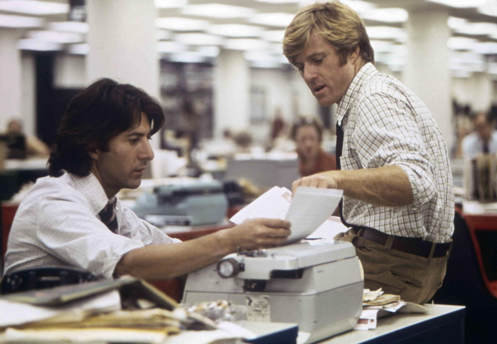Dustin Hoffman et Robert Redford en 1976 dans "Les hommes du président" de Alan J. Pakula. [AFP - Warner Bros]