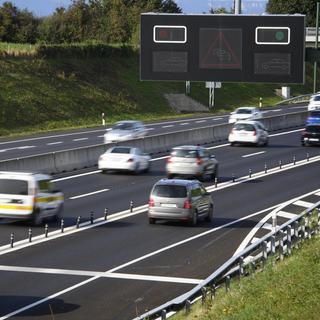 Le Parlement a aussi donné son feu vert à une 3ème voie pour l'autoroute entre Genève et Nyon. [Keystone - Laurent Gillieron]