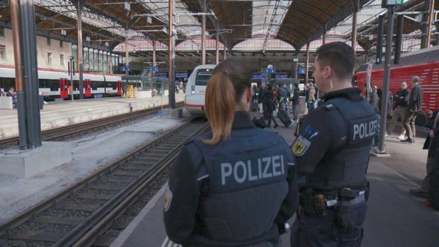 Depuis décembre, la police fédérale allemande mène des contrôles dans les trains en provenance de Suisse. [RTS - DR]