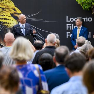 Alain Berset a rendu visite à la 76e édition du Festival du film de Locarno, le 2 août 2023. [Keystone - Jean-Christophe Bott]