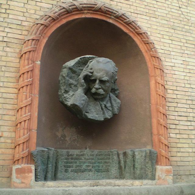 Le mémorial de Levko Revoutsky, compositeur ukrainien. [Wikicommons/ CC-BY-SA-4.0 - User:A1]