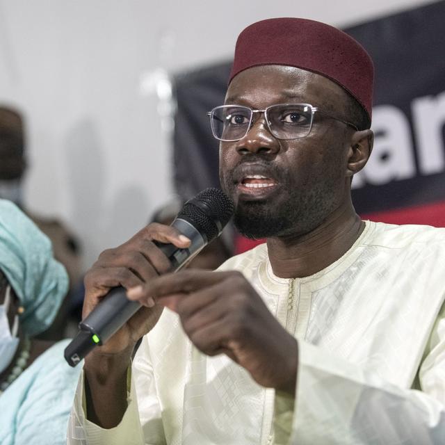 L'opposant sénégalais Ousmane Sonko lors d'une conférence de presse à Dakar, le 8 mars 2021. [Keystone - Sylvain Cherkaoui]