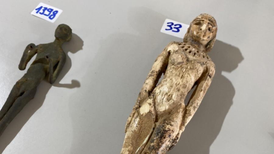 Statuette en ivoire qui représente une déesse. Selon les experts suisses, elle vient de fouille illégale à Nimroud en Irak. Un objet saisi dans le cadre de l'affaire Ali A. [DR]