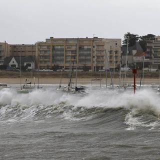 La tempête Ciaran a causé la mort d'au moins sept personnes, et a fait seize blessés. [Keystone]