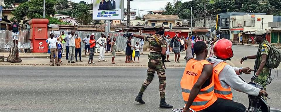 Des militaires putschistes ont annoncé mercredi avoir mis "fin au régime en place" au Gabon et avoir placé en résidence surveillée le président Ali Bongo Ondimba. [afp - Anadolu Agency]