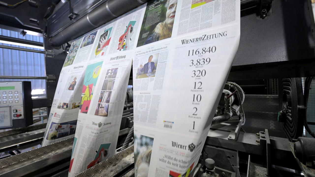 Le dernier numéro de la Wiener Zeitung sort de presse le 29 juin 2023. [Keystone - Roland Schlager]