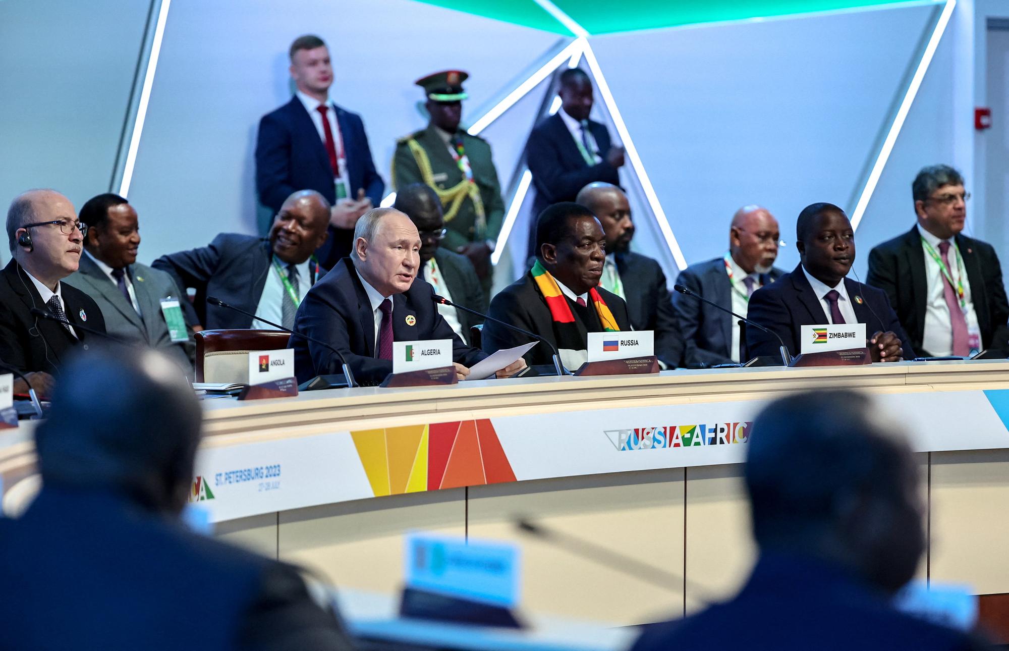 Le président russe Vladimir Poutine assiste à une session du sommet Russie-Afrique à Saint-Pétersbourg, en Russie, le 28 juillet 2023. [Tass/reuters - Mikhail Tereshchenko]