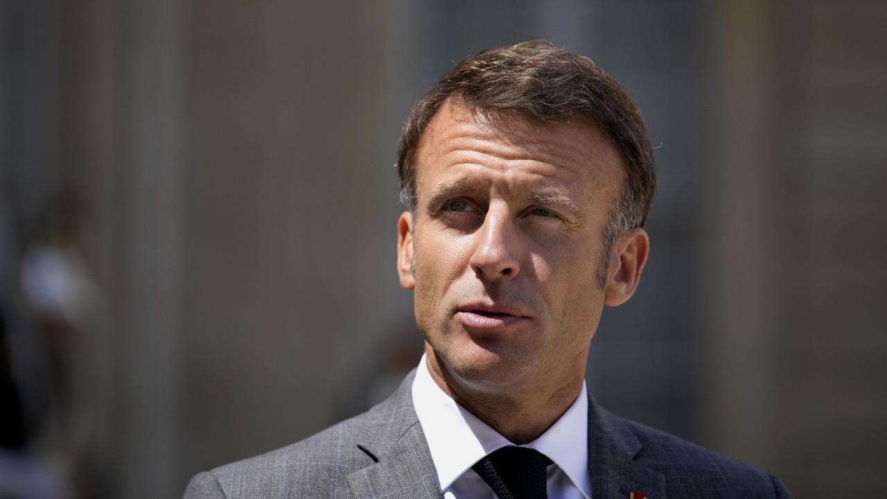 Emmanuel Macron a réuni les chefs de partis pour un sommet inédit. [Keystone - Christophe Ena]