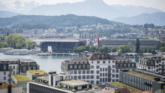 Les CFF ont présenté leur projet de gare souterraine à Lucerne avec un tunnel sous la rade. [Keystone - Urs Flueeler]