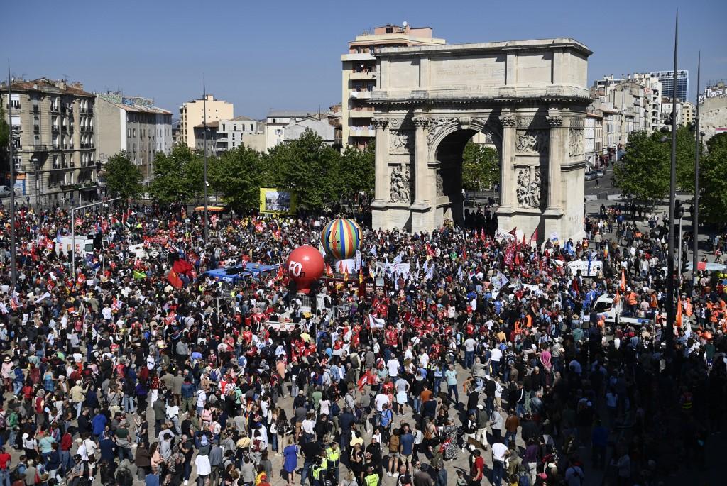 Selon la CGT, 130'000 personnes étaient présentes à Marseille pour le cortège du 1er Mai. [AFP - CLEMENT MAHOUDEAU]