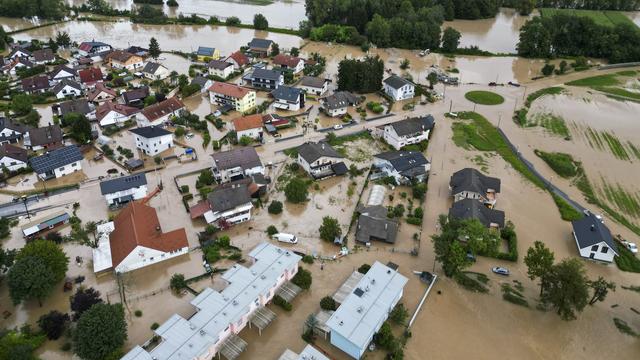 Une zone inondée dans le village de Sneberje, près de la ville de Kamnik, en Slovénie, le vendredi 4 août 2023. [Keystone - Miro Majcen]