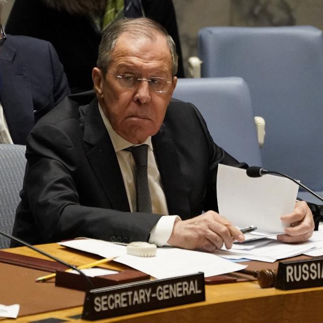 Le ministre russe des Affaires étrangères Sergueï Lavrov préside une réunion du Conseil de sécurité sur la défense des principes de la Charte des Nations unies, au siège de l'ONU à New York, le 24 avril 2023. [AFP - Timothy A. Clary]