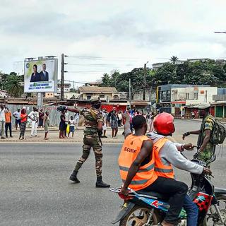Des militaires putschistes ont annoncé mercredi avoir mis "fin au régime en place" au Gabon et avoir placé en résidence surveillée le président Ali Bongo Ondimba. [afp - Anadolu Agency]