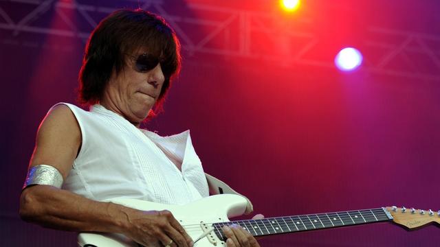 Le guitariste de légende britannique Jeff Beck, devenu célèbre avec le groupe de rock des années 1960 The Yardbirds, est mort mardi à l'âge de 78 ans d'une méningite. [Karl Mathis]