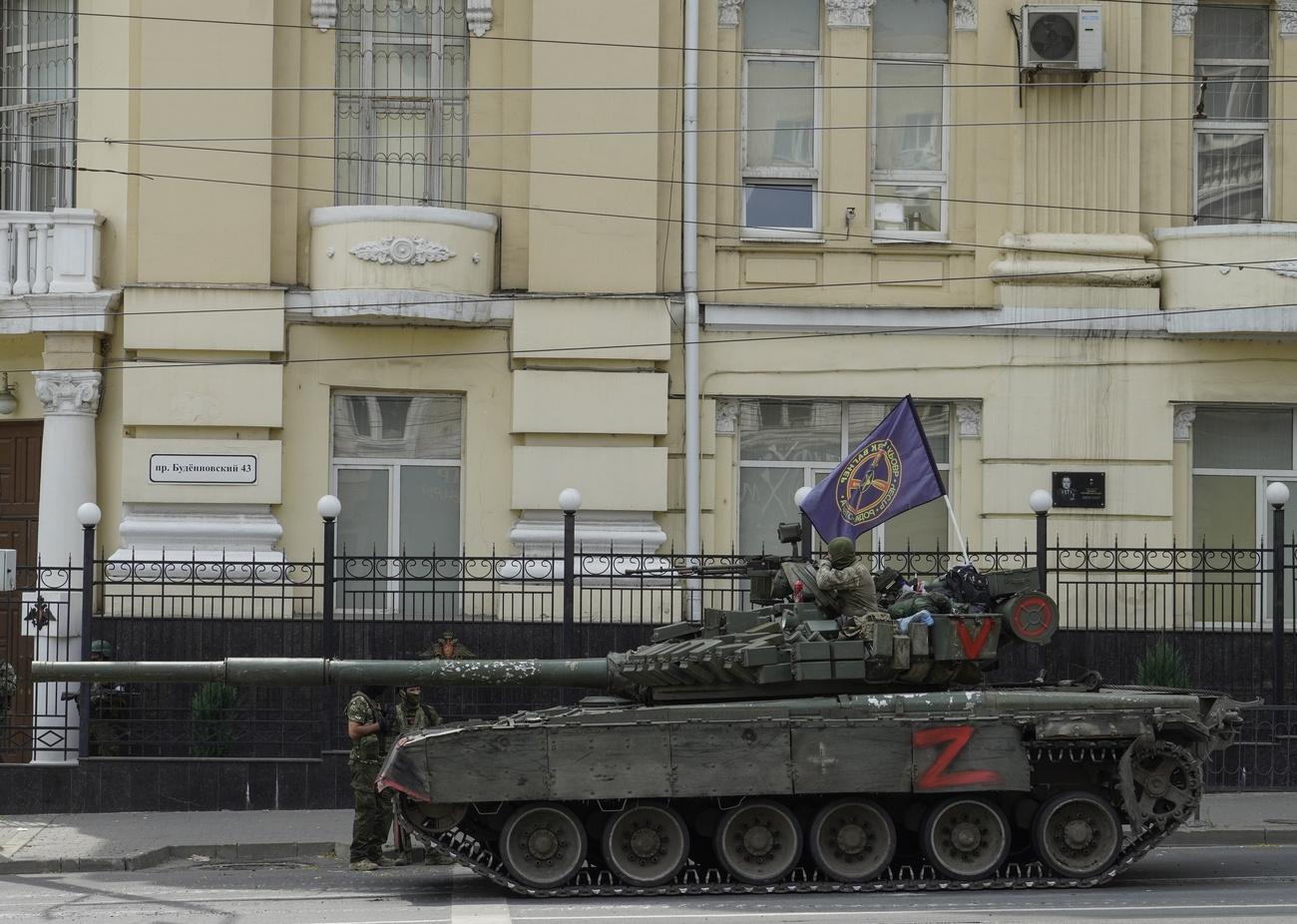 Des militaires du groupe Wagner bloquant une rue de la ville de Rostov le 24 juin 2023. [EPA/Stringer - STRINGER]
