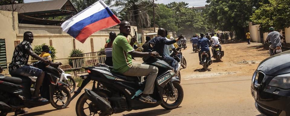 La présence de la Russie en Afrique de l'Ouest inquiète la communauté internationale. [AP/Keystone - Sophie Garcia]