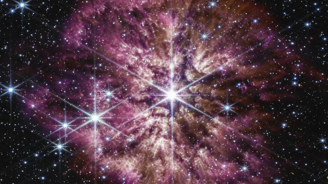 Des images du téléscope James Webb montrent l'étoile Wolf-Rayet 124. [AP/Keystone - NASA]