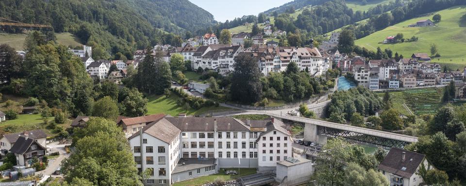 La Société du patrimoine suisse décerne le prix Wakker 2023 à Lichtensteig (SG). [Keystone - Christian Beutler]