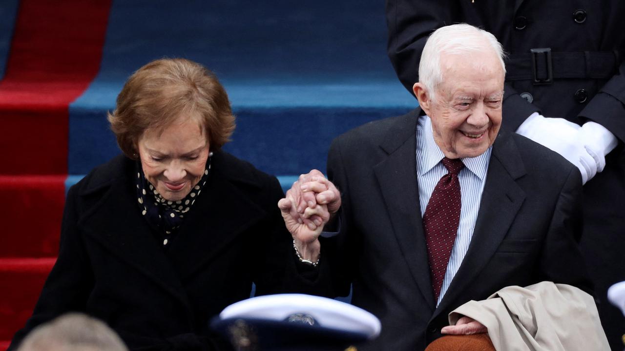 Rosalynn Carter aux côtés de son mari et ancien président Jimmy Carter à la cérémonie d'investiture de Donald Trump en tant que 45e président des États-Unis. [Reuters - Carlos Barria]