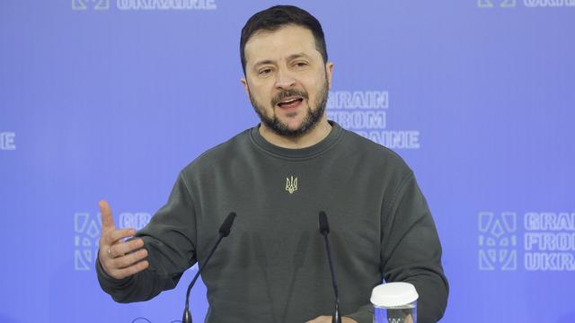 Volodymyr Zelensky arrive aux Etats-Unis avec l'espoir de débloquer de nouveaux fonds militaires. [Kestone - Sergey Dolzhenko]