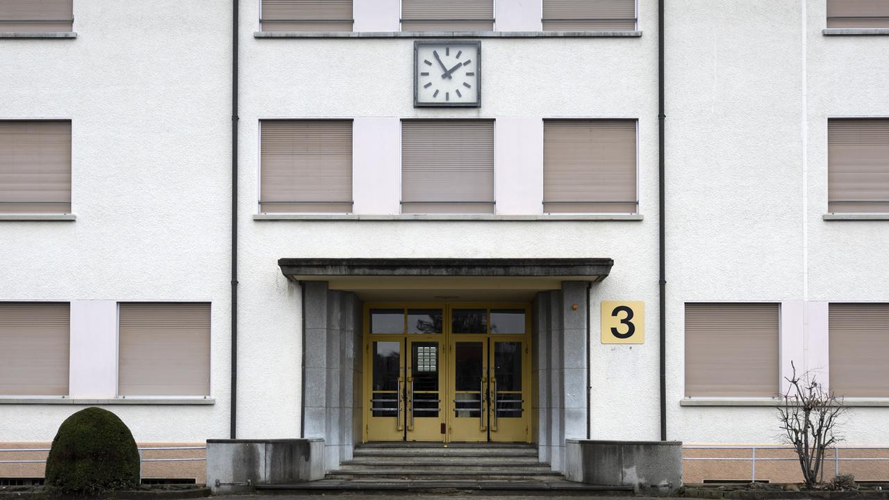 La caserne de la Poya à Fribourg a fermé définitivement ses portes. [KEYSTONE - PETER KLAUNZER]