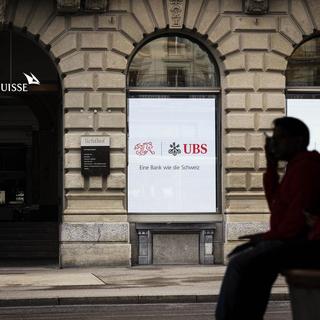 La Finma demande à UBS de revoir son plan d'urgence après la reprise de Credit Suisse. [Keystone]