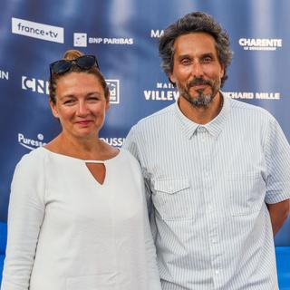 La réalisatrice Caroline Vignal et l'acteur français Vincent Elbaz présentent "Iris et les hommes" au 16e Festival du film d'Angoulême le 23 août 2023. [AFP - YOHAN BONNET]
