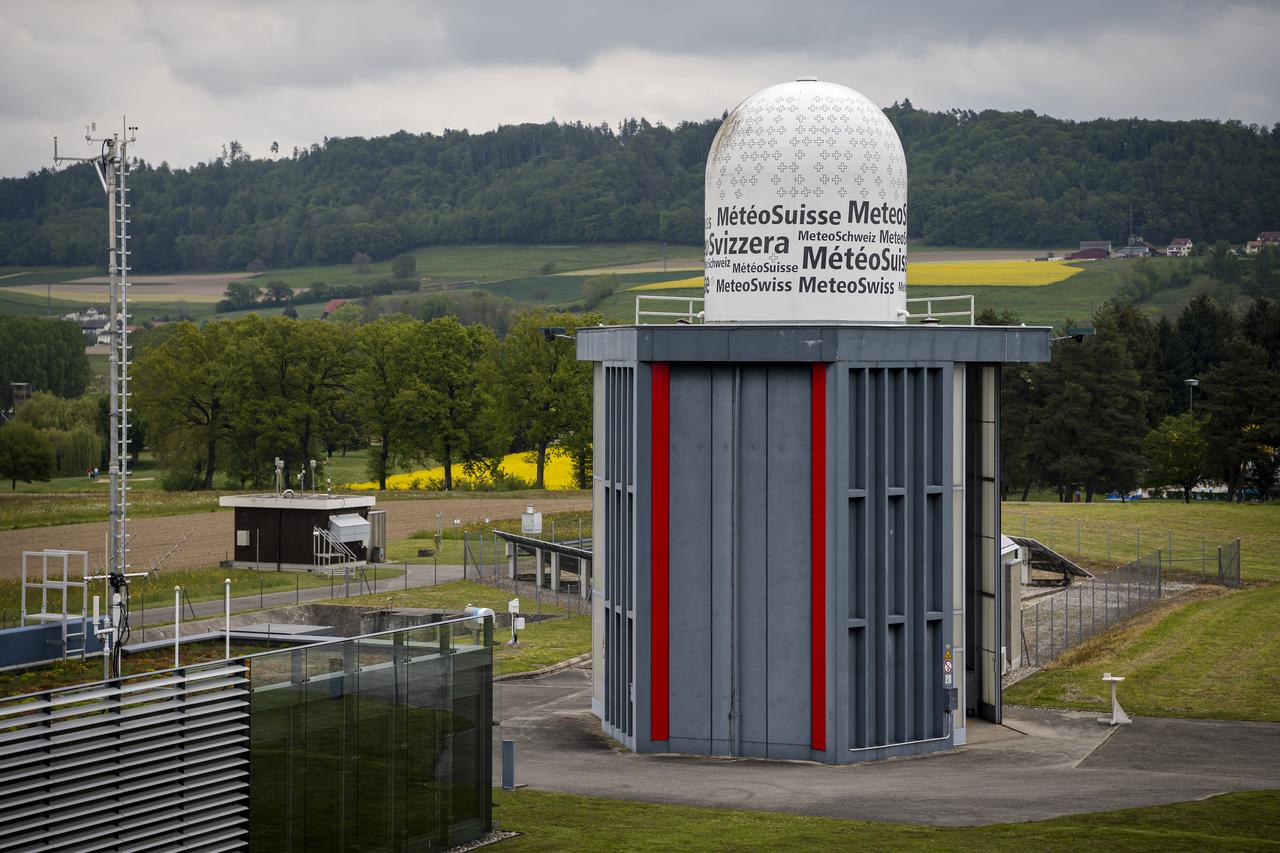 Une vue sur la station de MétéoSuisse à Payerne (VD). [KEYSTONE - JEAN-CHRISTOPHE BOTT]