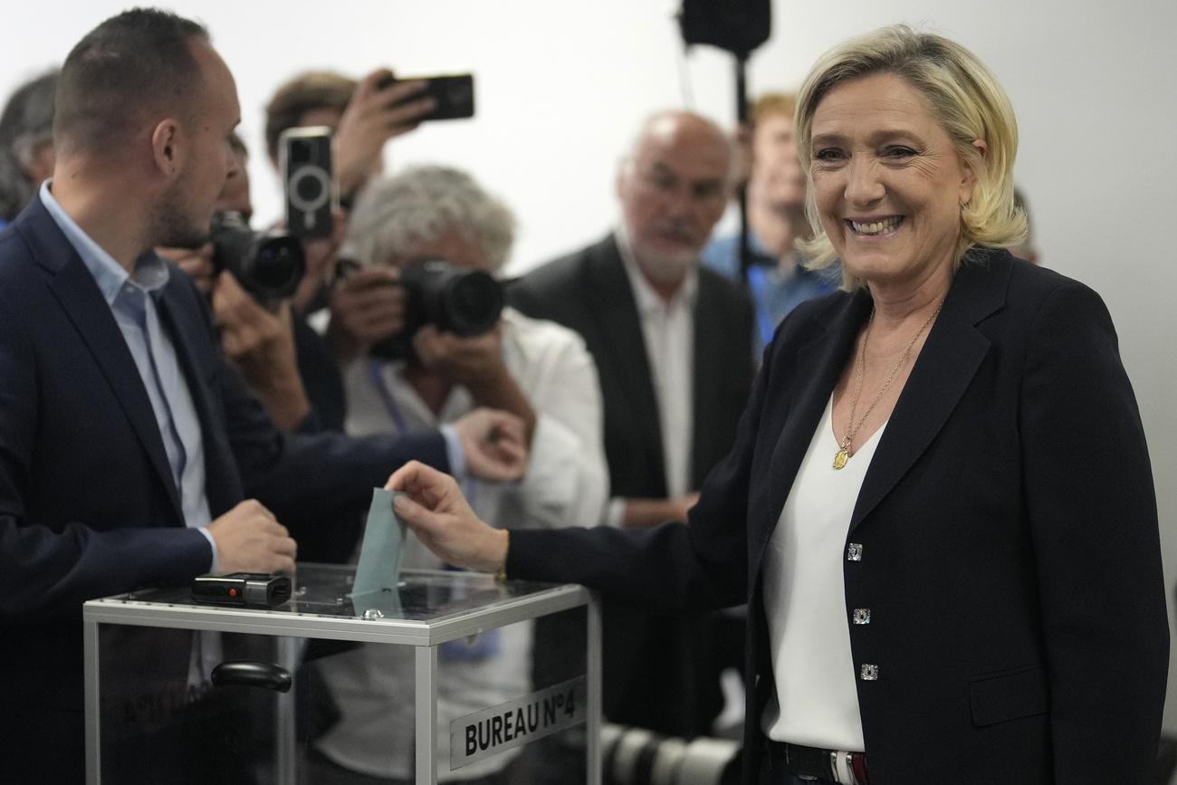 Marine Le Pen a voté à Henin-Beaumont. [KEYSTONE - THIBAULT CAMUS]