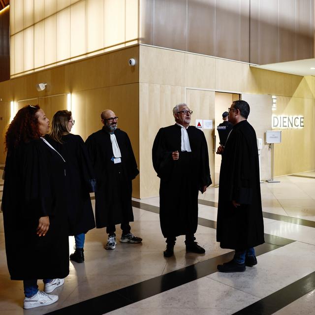 La cour d'assises spéciale de Paris a condamné jeudi à 18 ans de prison les deux accusés jugés en appel pour leur rôle dans l'attentat de Nice. [Keystone - Mohammed Badra - EPA]