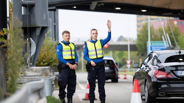 Nouveau cap, la Suisse compte désormais plus de 400’000 frontaliers.