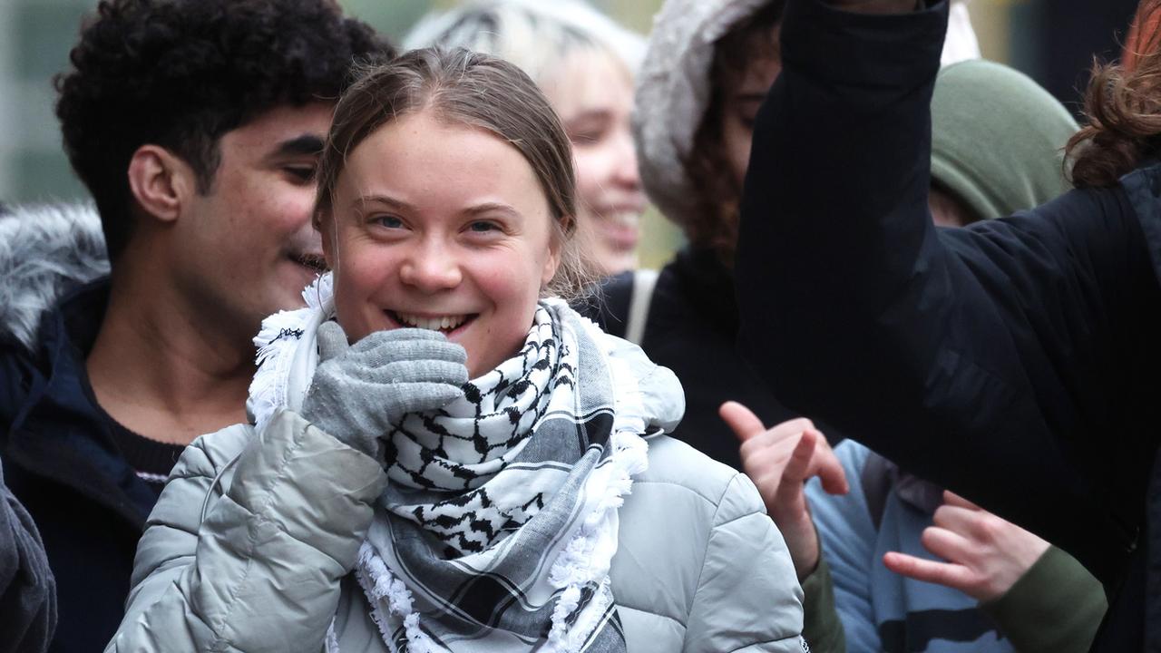 Les poursuites contre Greta Thunberg à son procès pour une action à Londres ont été abandonnées. [EPA - Neil Hall]