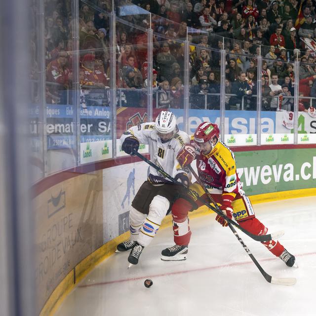 Le Hockey Club Bienne joue son avenir contre Genève-Servette en National League. [Keystone - Anthony Anex]
