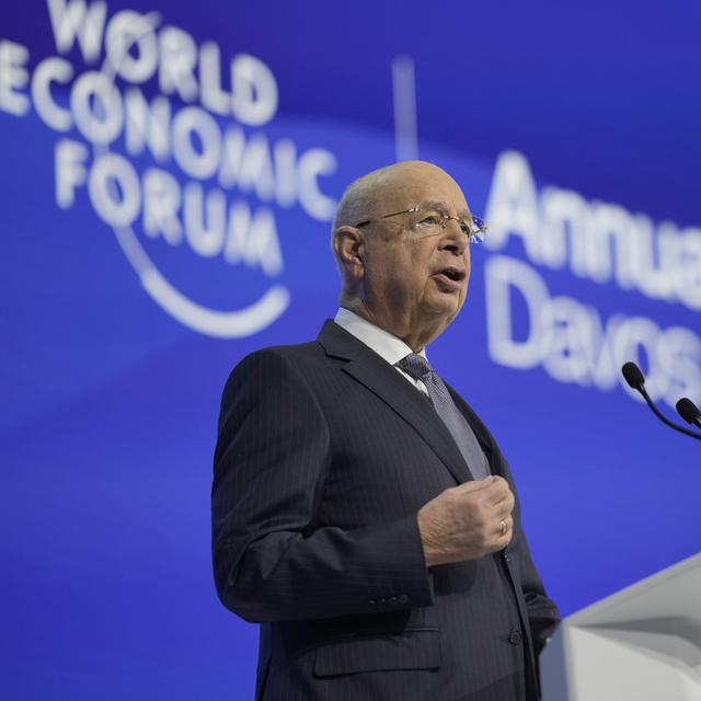 Des accusations de sexisme et de racisme planent sur le WEF et son fondateur Klaus Schwab. [Keystone - Markus Schreiber - AP Photo]