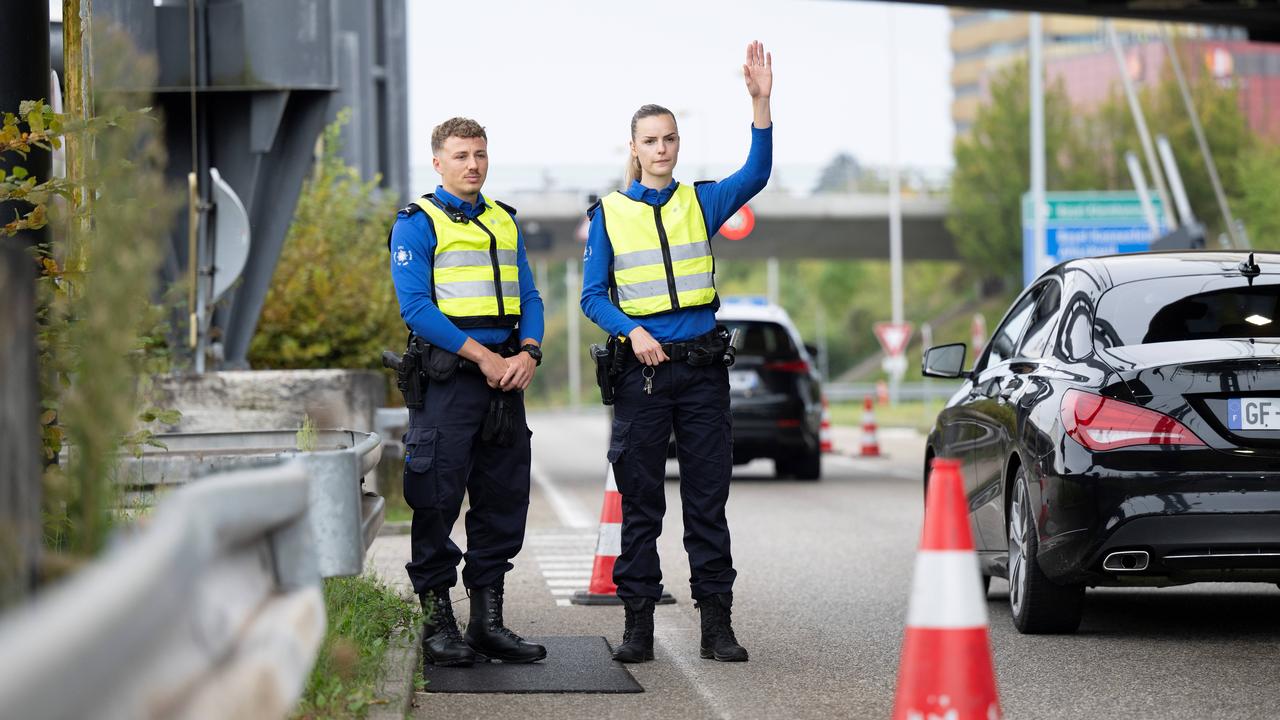 Nouveau cap, la Suisse compte désormais plus de 400’000 frontaliers. [Keystone - Christian Beutler]