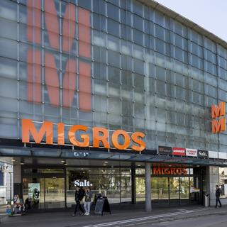 Un magasin Migros à Delémont, le 26 mars 2024. [Keystone - Georgios Kefalas]