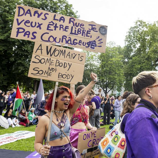 La grève des femmes à Genève le 14 juin 2024. [Keystone - Salvatore Di Nolfi]