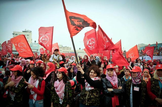 Une manifestation célèbre l'anniversaire du Front Populaire de Libération de la Palestine (FPLP), un mouvement marxiste, le 11 décembre 2010. [Flash90 - Mustapha Hassona]