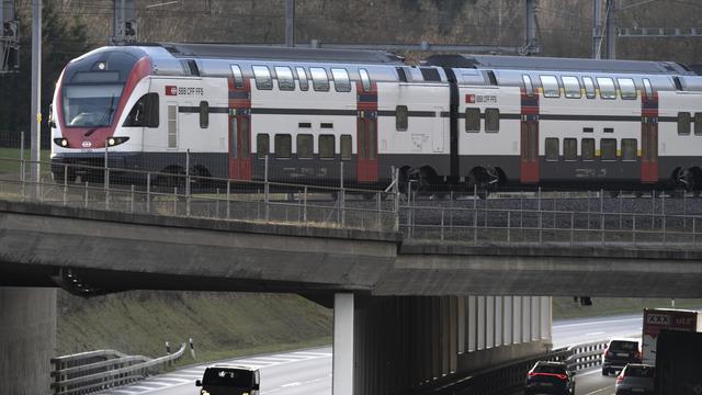 Les CFF ont retrouvé en 2023 les chiffres noirs grâce à une forte affluence. [KEYSTONE - GAETAN BALLY]