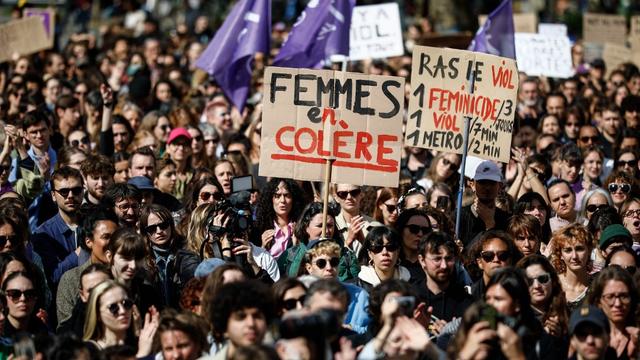 "On est toutes Gisèle", manifestations de soutien aux victimes de viols dans toute la France. [AFP - IAN LANGSDON]