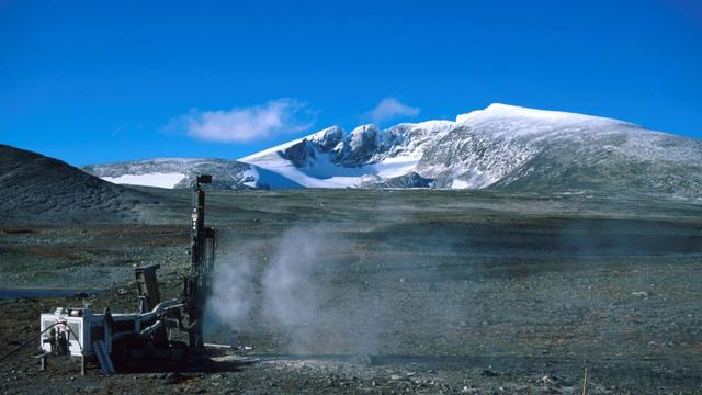 Forage pour un site de mesure du permafrost dans le Dovrefjell, en Norvège. [WSL - Ketil Isaksen]