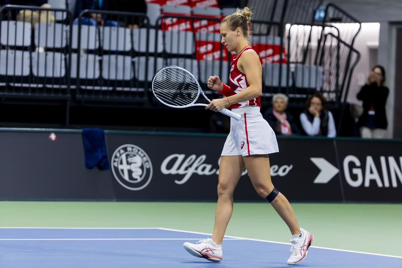 Viktorija Golubic n'a pas tremblé pour apporter le 2e point à l'équipe de Suisse. [KEYSTONE - SALVATORE DI NOLFI]