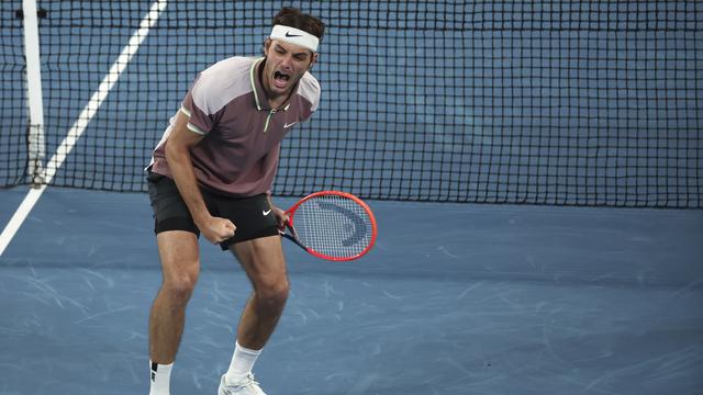 Le tennisman américain Talyor Fritz s'est qualifié pour les quarts de finale de l'Open d'Australie à Melbourne. [Keystone/AP Photo - Asanka Brendon Ratnayake]