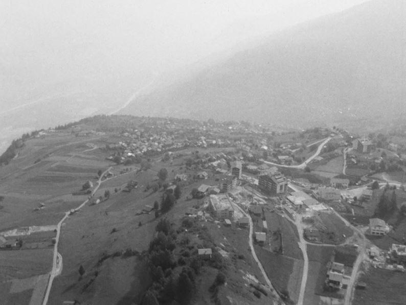 Vue générale de Nendaz en 1969. [RTS]