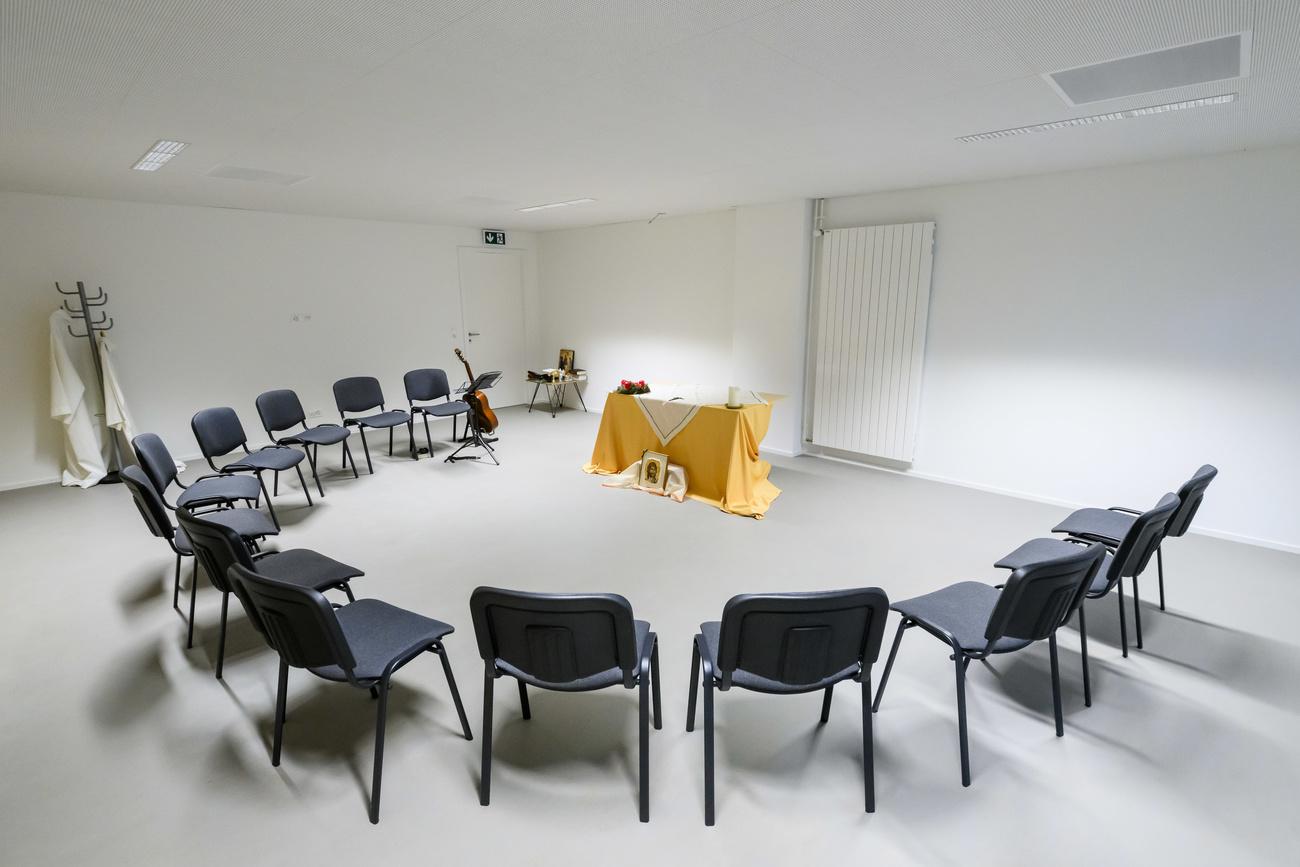 L'Espace Maurice Zundel comporte un espace de rencontres au rez-de-chaussée, ainsi qu'une chapelle et une salle pour la méditation en groupe au sous-sol. [Keystone - Jean-Christophe Bott]